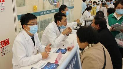 「周末健康夜市」熱鬧開張 全科醫生巡診與醫護技能現場體驗吸引市民